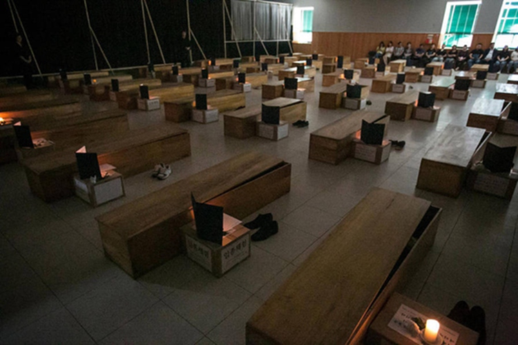 自殺率居高不下 韓國政府出奇招辦“假死體驗”【組圖】