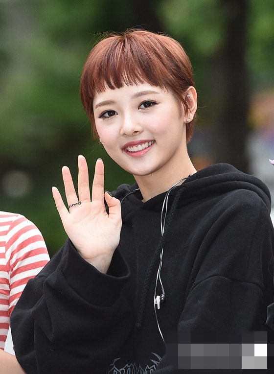 鄭爽短發美出新高度 盤點中韓女星驚艷短發造型【組圖】