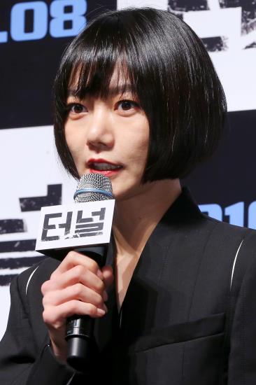 鄭爽短發美出新高度 盤點中韓女星驚艷短發造型【組圖】