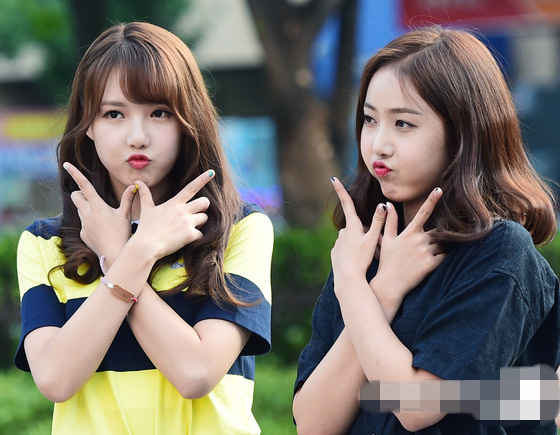 泫雅TWICE等現身“上班路” Gfriend踩輪滑亮相李弘基睡眼惺忪【組圖】