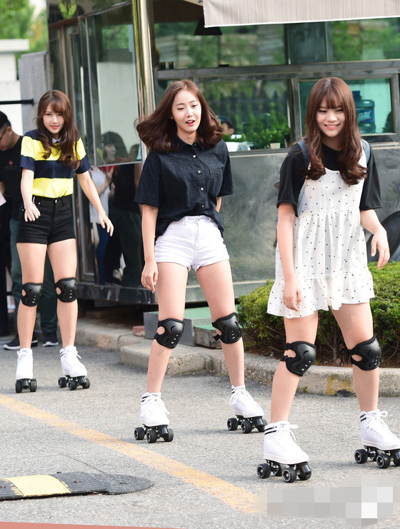 泫雅TWICE等現身“上班路” Gfriend踩輪滑亮相李弘基睡眼惺忪【組圖】