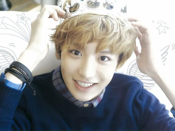 王嘉爾bigbang權志龍EXO伯賢燦烈世勛 韓國愛豆炫酷發色盤點【組圖】