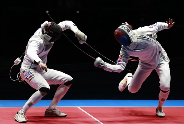 8月9日，韓國選手樸尚永（右）與匈牙利選手伊姆雷在比賽中