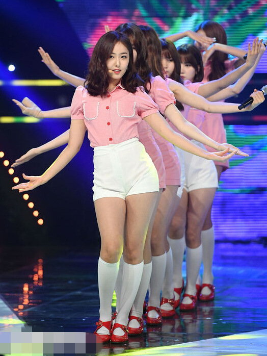 《冠軍秀》Gfriend奪冠女團爭奇斗艷 泫雅solo舞臺性感依舊【組圖】