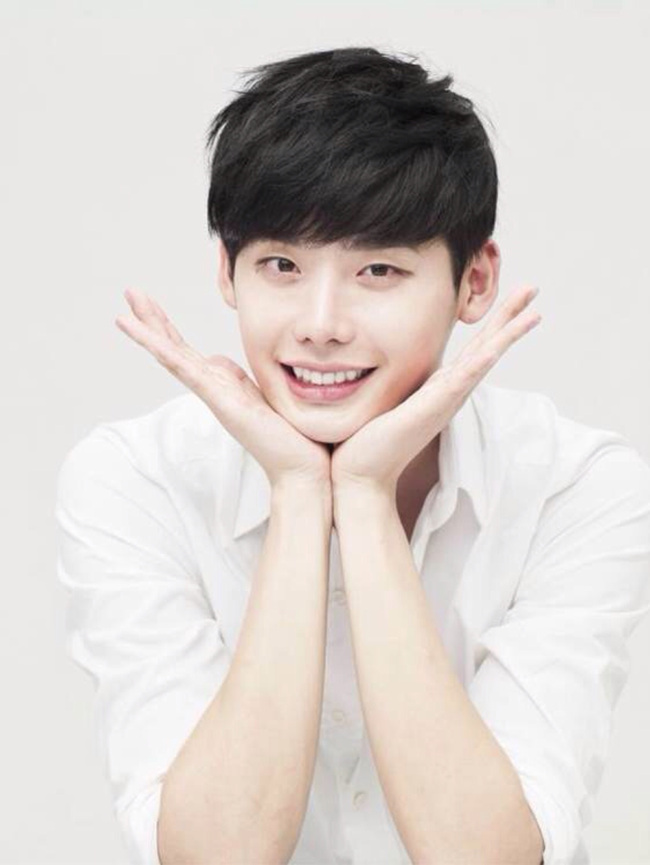 《W-兩個世界》李鐘碩時尚 戲內戲外演繹型男養成記【組圖】