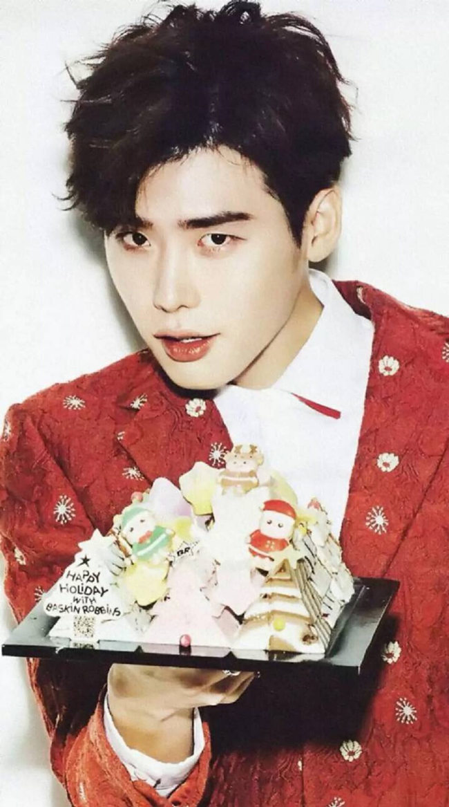 《W-兩個世界》李鐘碩時尚 戲內戲外演繹型男養成記【組圖】