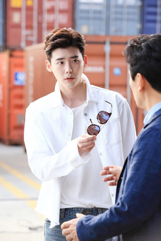 《W-兩個世界》李鐘碩時尚 戲內戲外演繹型男養成記【組圖】