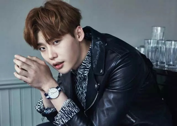 《W-兩個世界》李鐘碩時尚 戲內戲外演繹型男養成記【組圖】