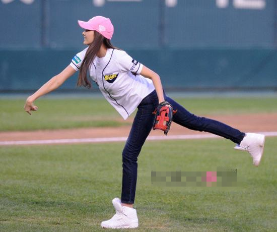 樸信惠李鐘碩韓孝周宋仲基 男神女神穿運動裝活力四射【組圖】