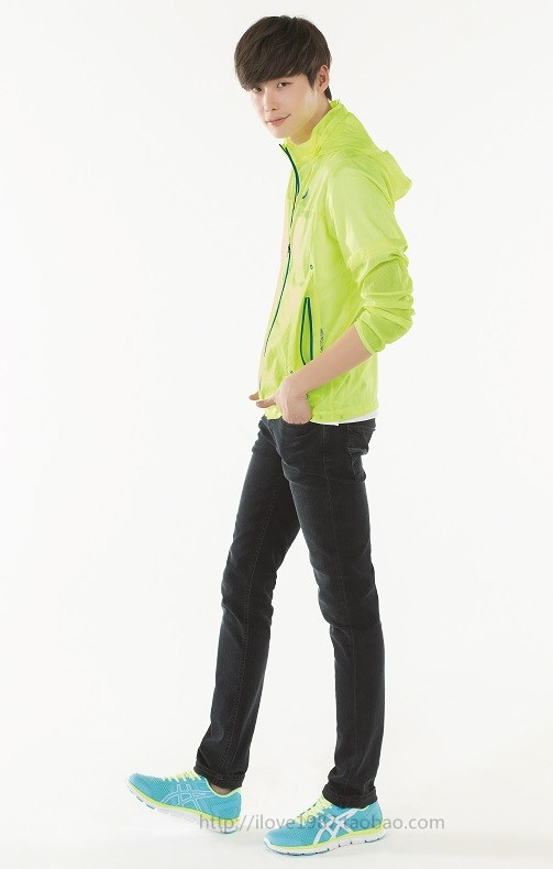 樸信惠李鐘碩韓孝周宋仲基 男神女神穿運動裝活力四射【組圖】