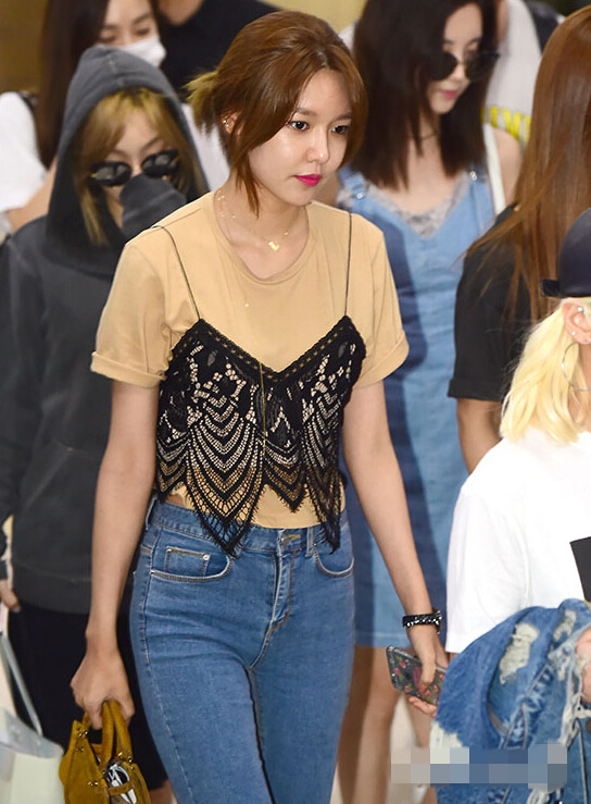 Tiffany發日本軍旗照后戴口罩亮相 少女時代返韓現身機場【組圖】
