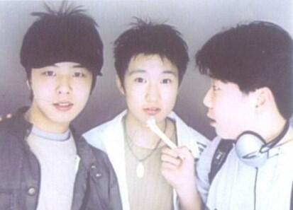 Bigbang權志龍29歲生日曬童年照 出道前舊照全盤點【組圖】