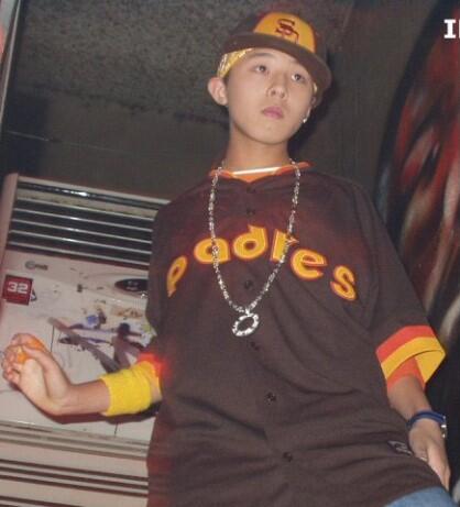 Bigbang權志龍29歲生日曬童年照 出道前舊照全盤點【組圖】