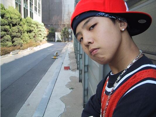 Bigbang權志龍29歲生日曬童年照 出道前舊照全盤點【組圖】