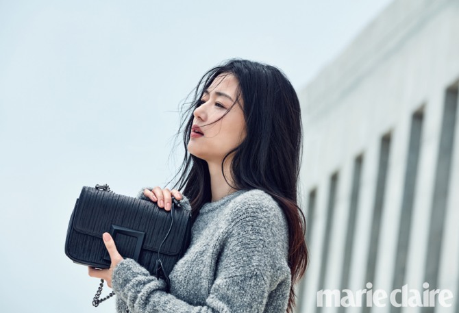 《藍色大海的傳說》全智賢全新寫真 示范秋季穿搭時尚【組圖】