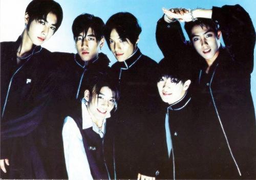 水晶男孩時隔16年回歸 再拍團體照帥氣依舊【組圖】