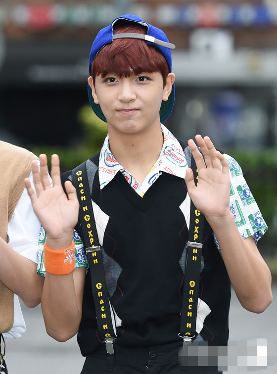 NCT DREAM首次亮相“上班路”宇宙少女小清新IOI時尚可愛【組圖】