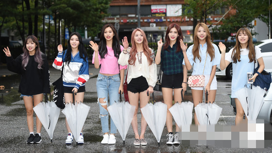 NCT DREAM首次亮相“上班路”宇宙少女小清新IOI時尚可愛【組圖】