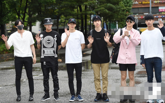 NCT DREAM首次亮相“上班路”宇宙少女小清新IOI時尚可愛【組圖】