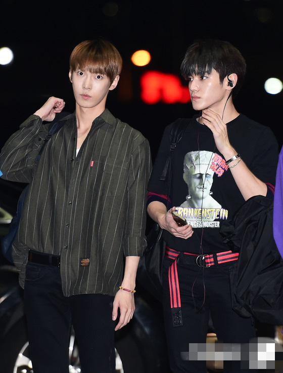NCT現身機場飛夏威夷 泰容黑衣裝扮帥氣吸睛【組圖】