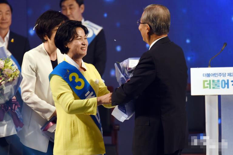 秋美愛當選韓國最大在野黨新任黨首 韓媒：反“薩德”立場將強化【組圖】