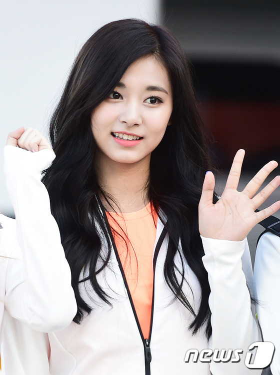 TWICE、GOT7、EXID等韓國組合齊現身 錄制《偶像明星運動會》中秋特輯【組圖】