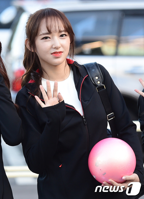 TWICE、GOT7、EXID等韓國組合齊現身 錄制《偶像明星運動會》中秋特輯【組圖】