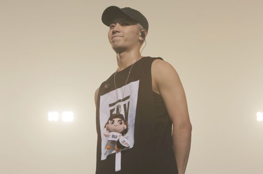 GOT7首爾安可演唱會臺前幕后照大公開 王嘉爾反串戴長發【組圖】