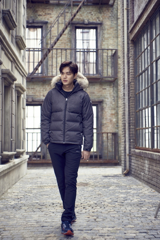 李敏鎬搭檔Nara拍戶外寫真 展現融化冰雪的溫柔魅力【組圖】