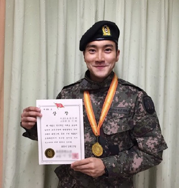 《微微一笑很傾城》楊洋軍藝出身 李鐘碩李準基宋仲基等韓星軍裝照帥翻天【組圖】