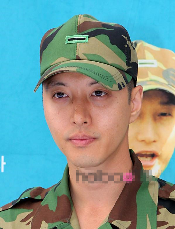 《微微一笑很傾城》楊洋軍藝出身 李鐘碩李準基宋仲基等韓星軍裝照帥翻天【組圖】