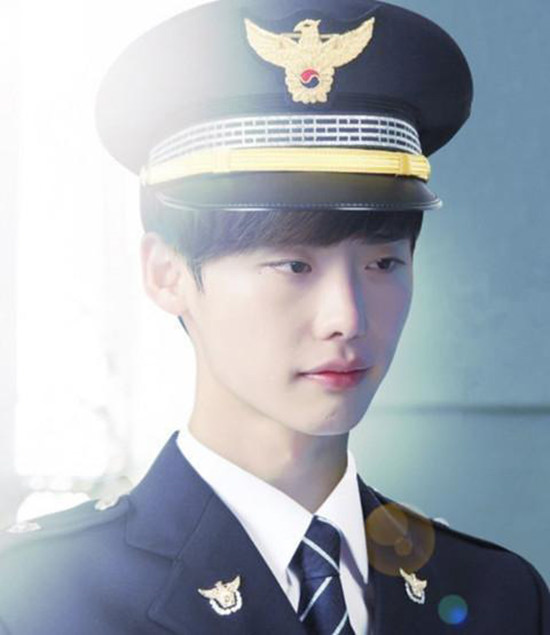 《微微一笑很傾城》楊洋軍藝出身 李鐘碩李準基宋仲基等韓星軍裝照帥翻天【組圖】