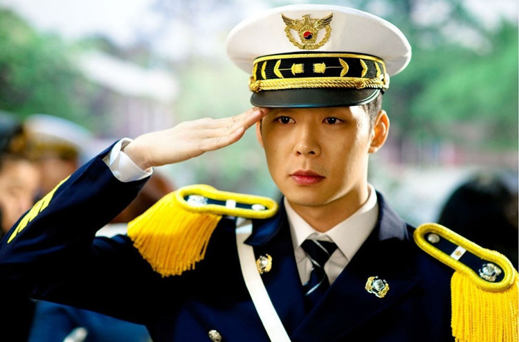 《微微一笑很傾城》楊洋軍藝出身 李鐘碩李準基宋仲基等韓星軍裝照帥翻天【組圖】