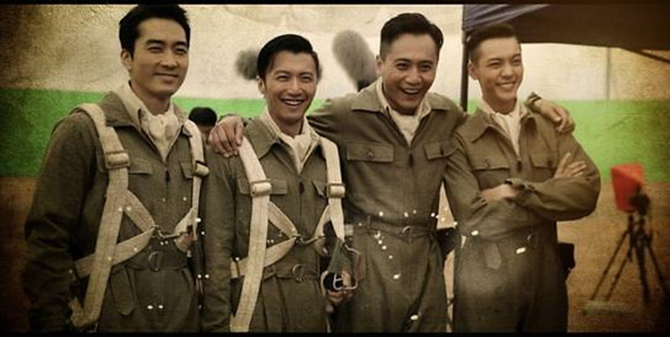 《微微一笑很傾城》楊洋軍藝出身 李鐘碩李準基宋仲基等韓星軍裝照帥翻天【組圖】