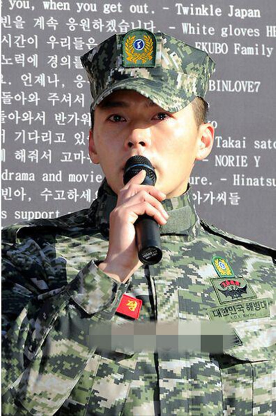 《微微一笑很傾城》楊洋軍藝出身 李鐘碩李準基宋仲基等韓星軍裝照帥翻天【組圖】