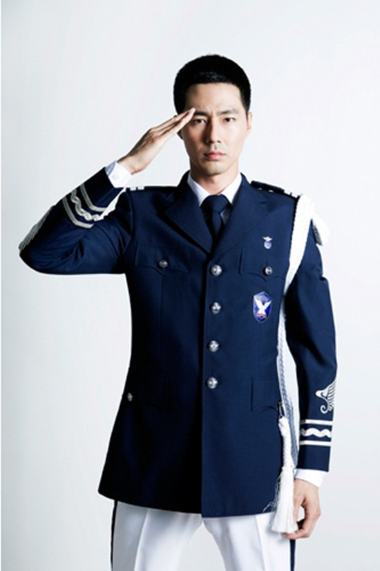 《微微一笑很傾城》楊洋軍藝出身 李鐘碩李準基宋仲基等韓星軍裝照帥翻天【組圖】