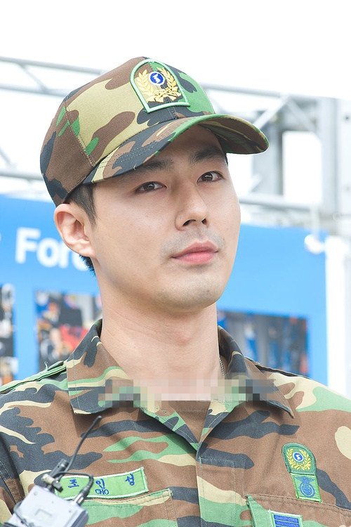 《微微一笑很傾城》楊洋軍藝出身 李鐘碩李準基宋仲基等韓星軍裝照帥翻天【組圖】