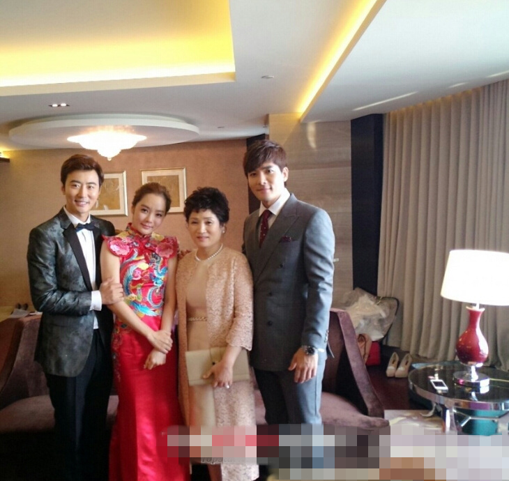 范冰冰與弟弟同框引熱議 韓國明星姐弟高顏值逆天【組圖】