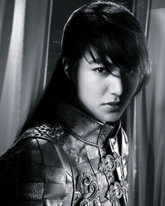 《微微一笑很傾城》楊洋再接古裝劇 現代古裝皆相宜的中韓男星盤點【組圖】