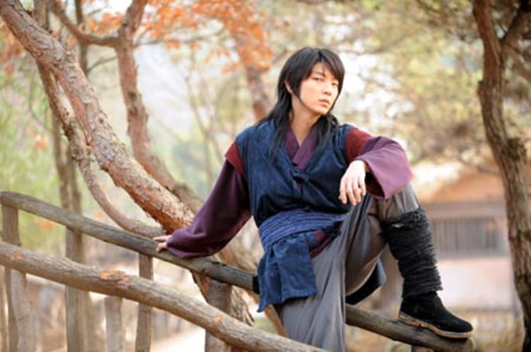 《微微一笑很傾城》楊洋再接古裝劇 現代古裝皆相宜的中韓男星盤點【組圖】