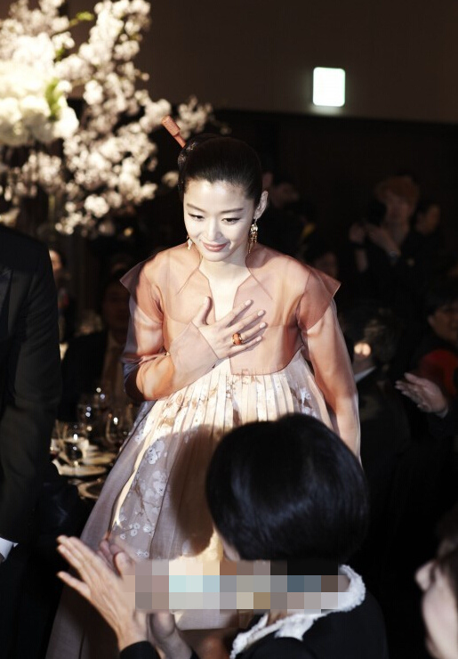 舒淇馮德倫結婚捷克拍婚紗照 全智賢等韓星婚紗照也超美【組圖】