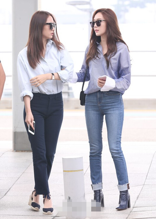 鄭氏姐妹合體！Jessica鄭秀晶一同現身機場 攜手演繹機場時尚【組圖】