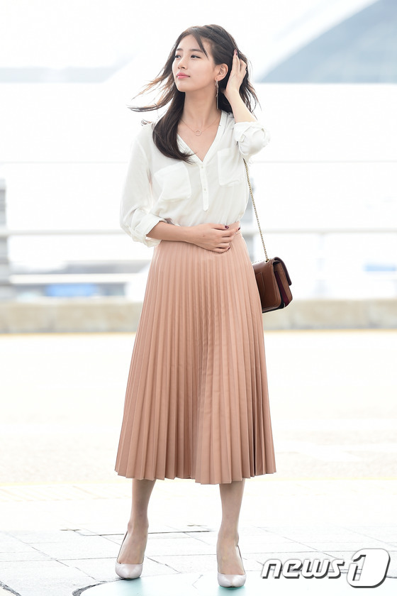 李敏鎬女友秀智小清新范兒現身機場 清純無敵完美詮釋“初戀女神”【組圖】