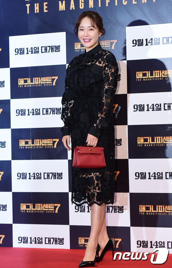 半個娛樂圈都來了！金宇彬孫娜恩休閑亮相 少女時代秀英大長腿吸精【組圖】