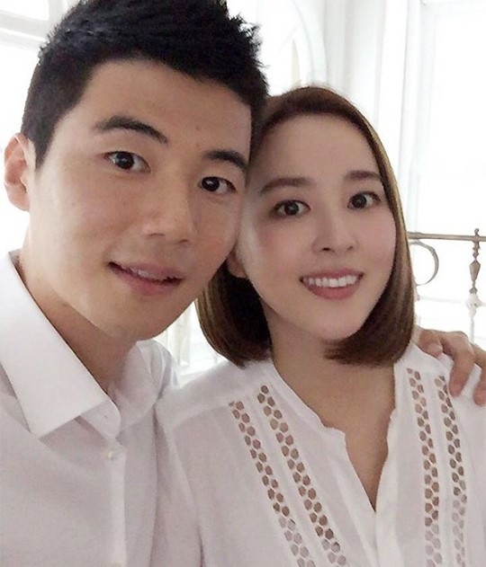 謝霆鋒中秋節曬全家福 這些韓星也帶家人來秀幸?！窘M圖】