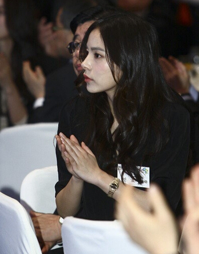 少女時代允兒宋慧喬古力娜扎楊冪 中韓女星誰才是側顏女神【組圖】