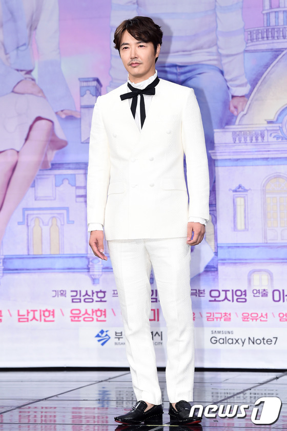 《購物王路易》接檔《W-兩個世界》將播 徐仁國亮相發布會宣傳【組圖】