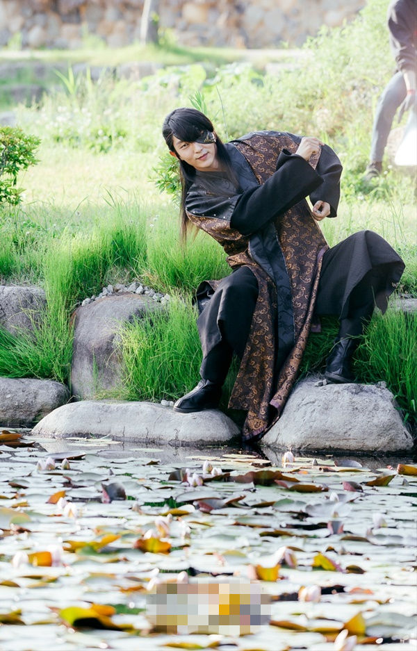 《步步驚心：麗》有愛片場照全盤點 李準基姜河那伯賢搞笑賣萌【組圖】