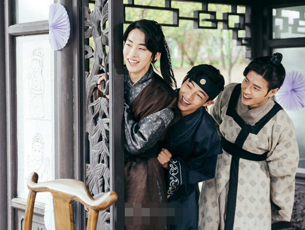 《步步驚心：麗》有愛片場照全盤點 李準基姜河那伯賢搞笑賣萌【組圖】