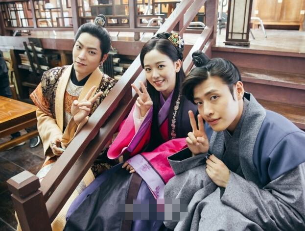 《步步驚心：麗》有愛片場照全盤點 李準基姜河那伯賢搞笑賣萌【組圖】